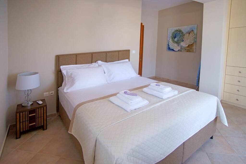 Kyparissia Luxury Home Buitenkant foto
